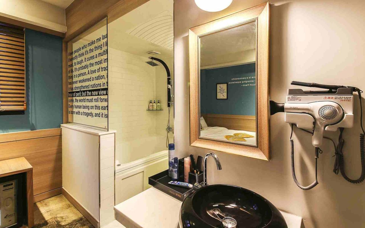 Design Hotel Xym พูชอน ภายนอก รูปภาพ
